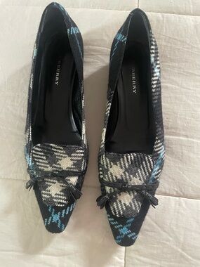 Burberry plaid tweed low heel pumps